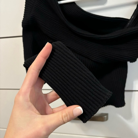 Are You Am I Asymmetrical Top Sweater BLACK - Picture 5 of 9